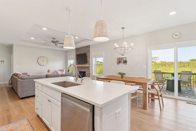 2383 SE 5th Street, West Des Moines, IA 50265