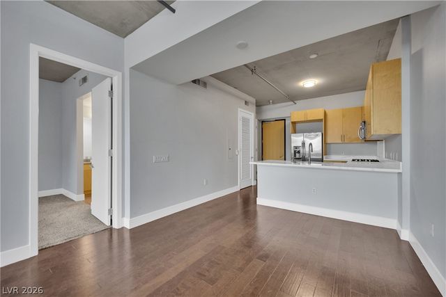 353 East Bonneville Avenue 804, Las Vegas, NV 89101