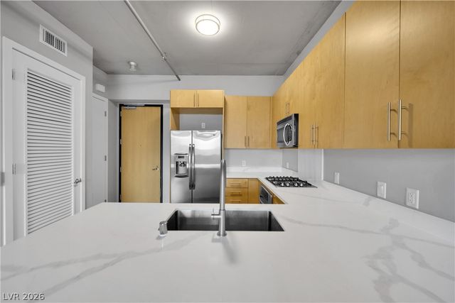 353 East Bonneville Avenue 804, Las Vegas, NV 89101