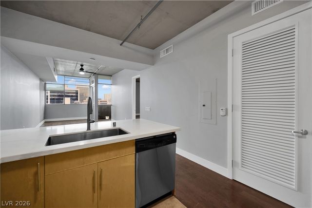 353 East Bonneville Avenue 804, Las Vegas, NV 89101