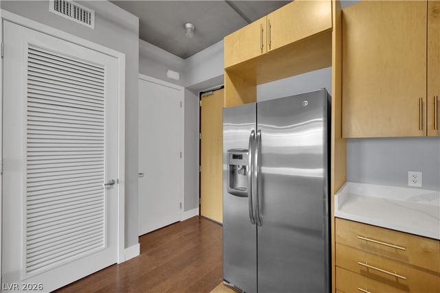 353 East Bonneville Avenue 804, Las Vegas, NV 89101
