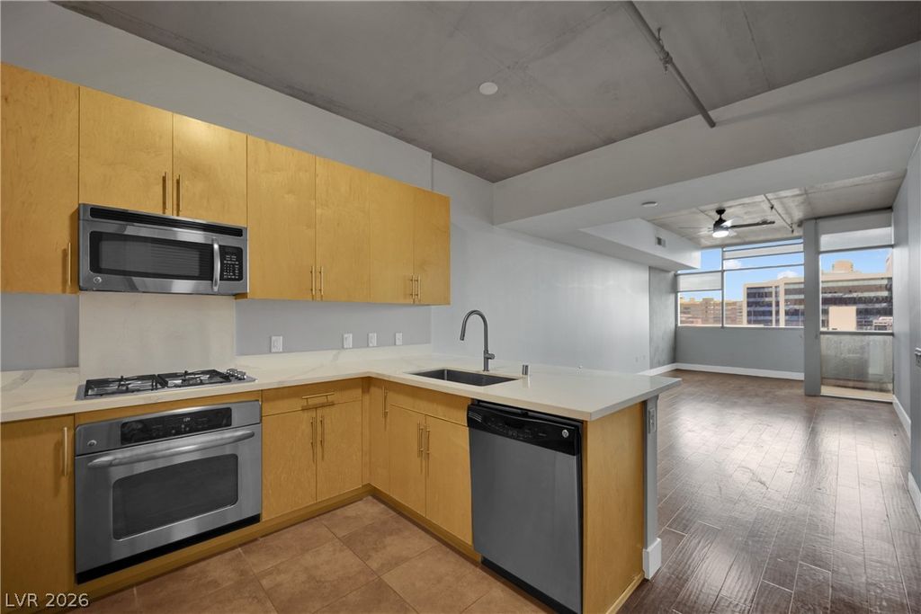 353 East Bonneville Avenue 804, Las Vegas, NV 89101