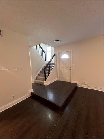 2762 S University Dr 9D, Davie, FL 33328