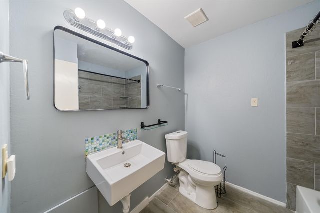 8216 Fondren Road 8216, Houston, TX 77074