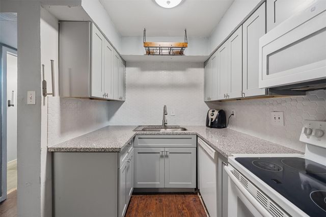 8216 Fondren Road 8216, Houston, TX 77074