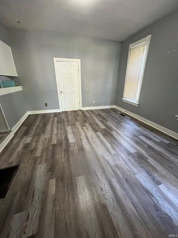818 SE Riverside Drive, Evansville, IN 47713