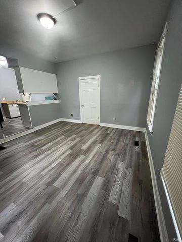 818 SE Riverside Drive, Evansville, IN 47713