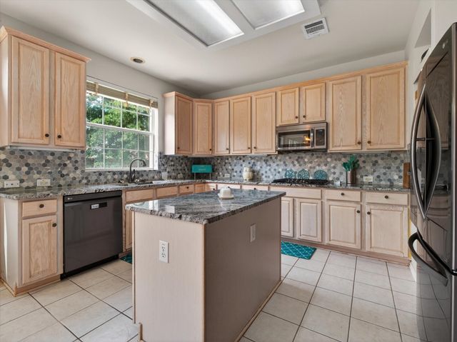 1712 Tealwood Lane, Corinth, TX 76210
