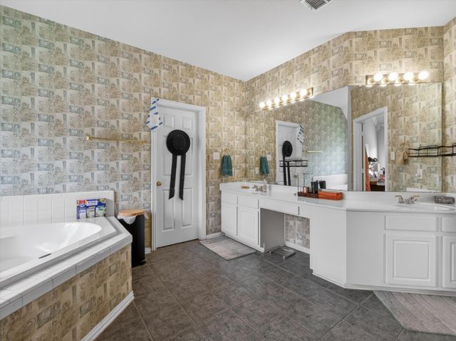 1712 Tealwood Lane, Corinth, TX 76210