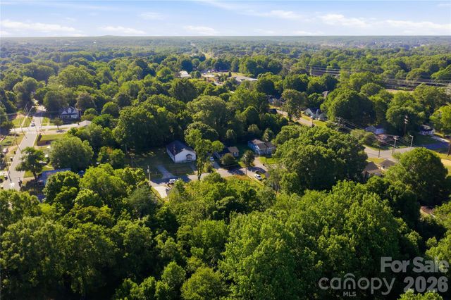 1324 7th Street, Statesville, NC 28677