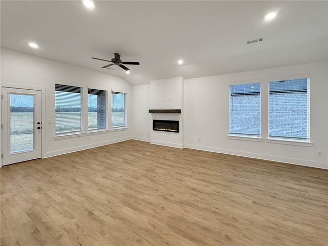 2420 Max Avenue, Bentonville, AR 72713