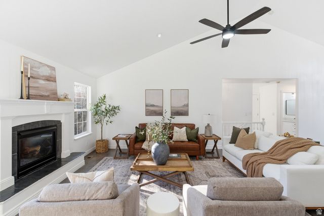 1884 TOWN AND COUNTRY RD, Springville, UT 84663