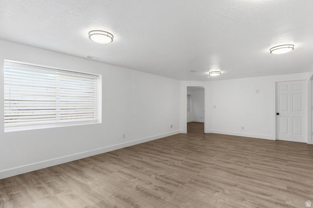 1884 TOWN AND COUNTRY RD, Springville, UT 84663