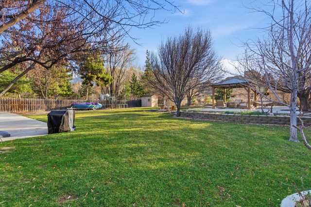 1884 TOWN AND COUNTRY RD, Springville, UT 84663