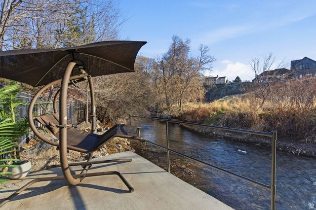 1884 TOWN AND COUNTRY RD, Springville, UT 84663