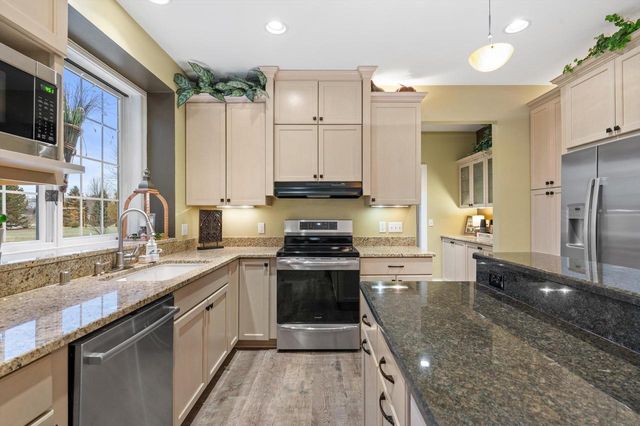 W285N7383 Bark River ROAD, Hartland, WI 53029