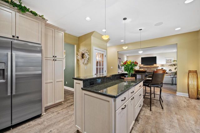 W285N7383 Bark River ROAD, Hartland, WI 53029