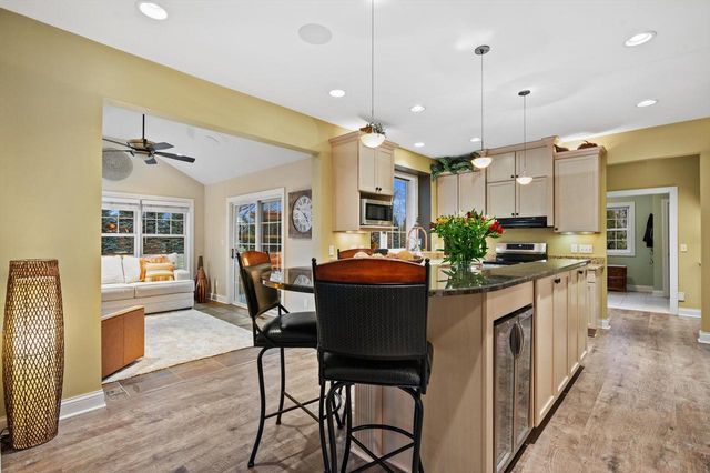 W285N7383 Bark River ROAD, Hartland, WI 53029