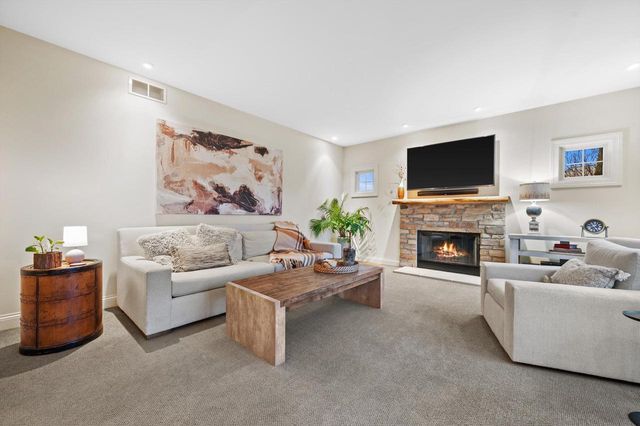 W285N7383 Bark River ROAD, Hartland, WI 53029