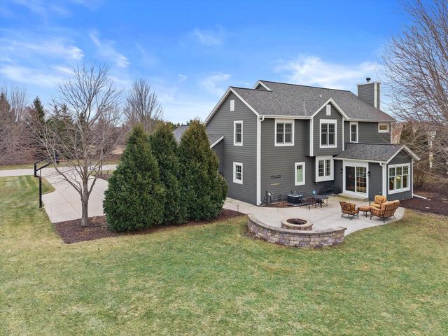 W285N7383 Bark River ROAD, Hartland, WI 53029