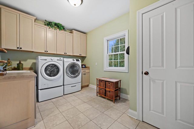 W285N7383 Bark River ROAD, Hartland, WI 53029