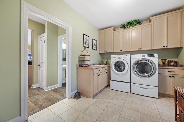 W285N7383 Bark River ROAD, Hartland, WI 53029