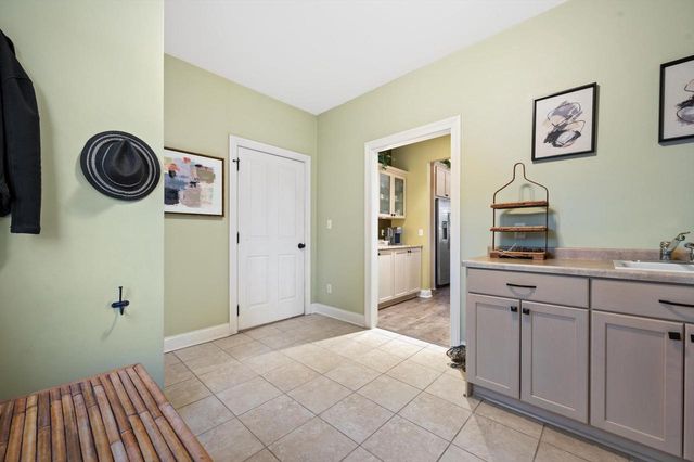 W285N7383 Bark River ROAD, Hartland, WI 53029