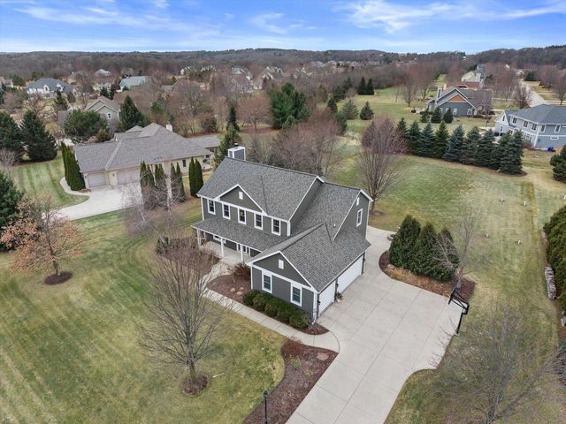 W285N7383 Bark River ROAD, Hartland, WI 53029