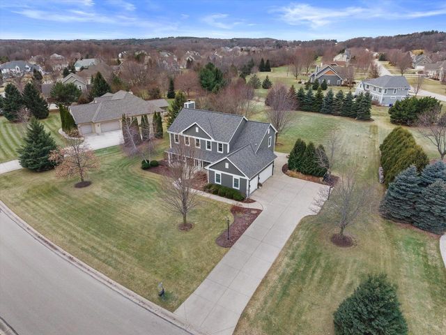 W285N7383 Bark River ROAD, Hartland, WI 53029