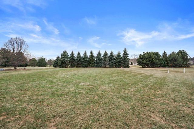 W285N7383 Bark River ROAD, Hartland, WI 53029