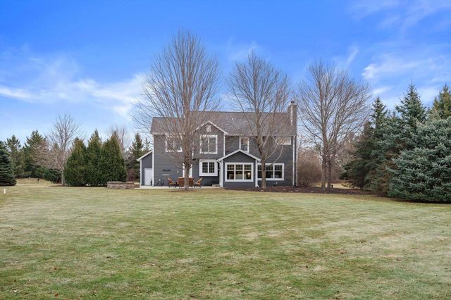 W285N7383 Bark River ROAD, Hartland, WI 53029