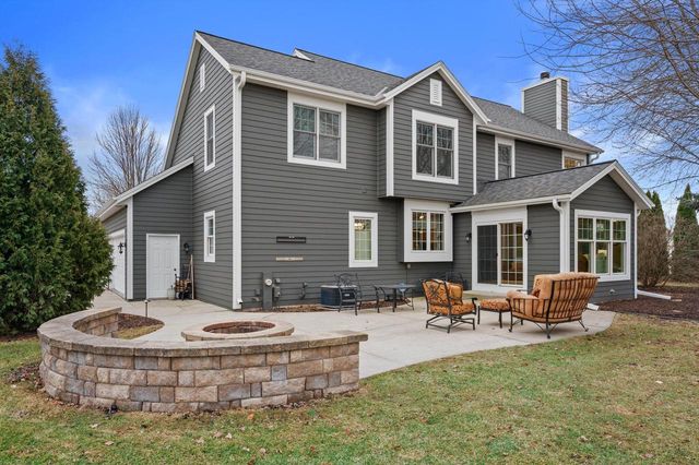 W285N7383 Bark River ROAD, Hartland, WI 53029