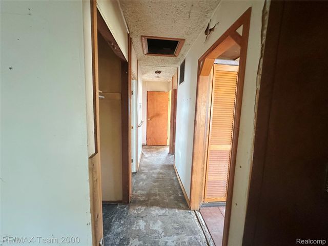 20493 Ilene Street, Detroit, MI 48221