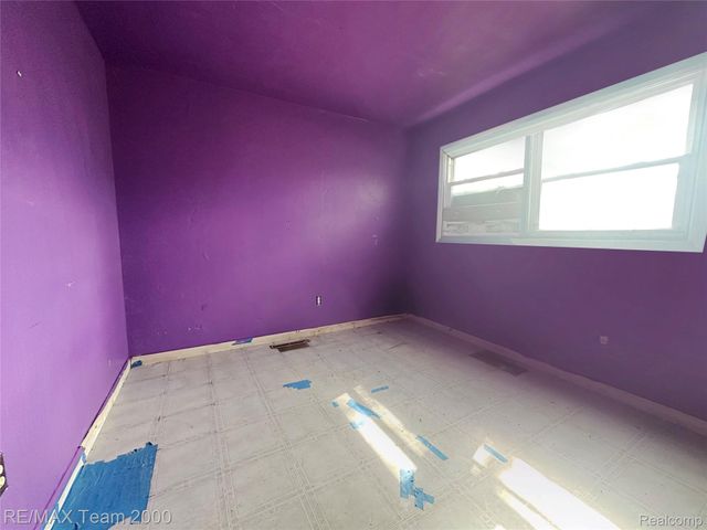 20493 Ilene Street, Detroit, MI 48221