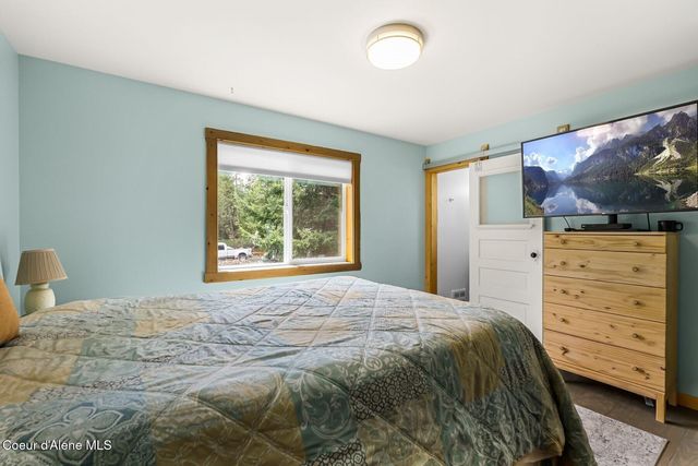 52 Robin Dr, Sagle, ID 83860