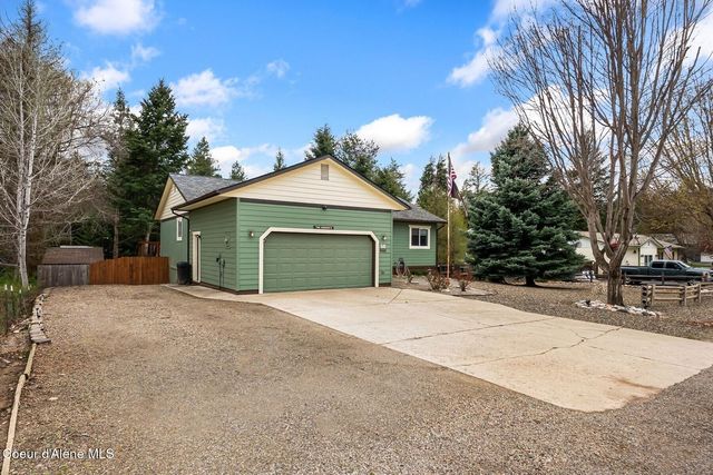 52 Robin Dr, Sagle, ID 83860
