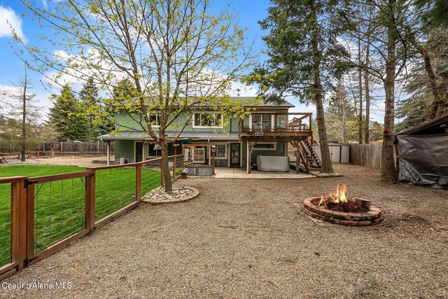 52 Robin Dr, Sagle, ID 83860