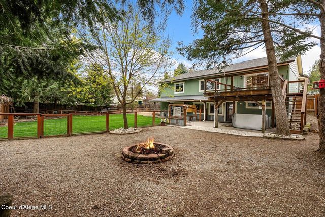 52 Robin Dr, Sagle, ID 83860