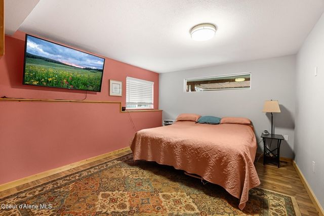 52 Robin Dr, Sagle, ID 83860