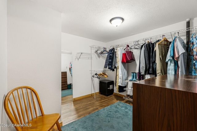 52 Robin Dr, Sagle, ID 83860
