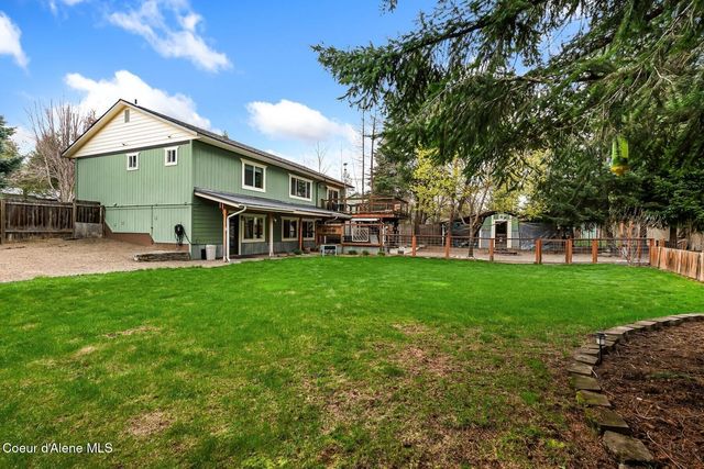 52 Robin Dr, Sagle, ID 83860