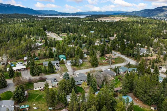 52 Robin Dr, Sagle, ID 83860