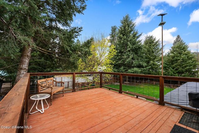 52 Robin Dr, Sagle, ID 83860