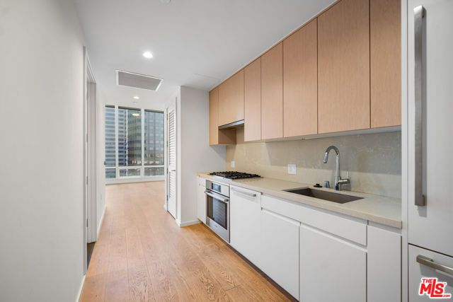 877 Francisco Street 925, Los Angeles, CA 90017