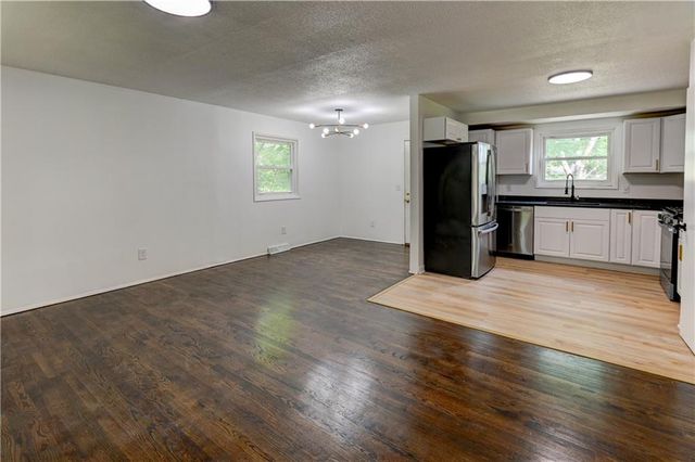 5733 N Drury Avenue, Kansas City, MO 64119