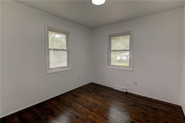 5733 N Drury Avenue, Kansas City, MO 64119