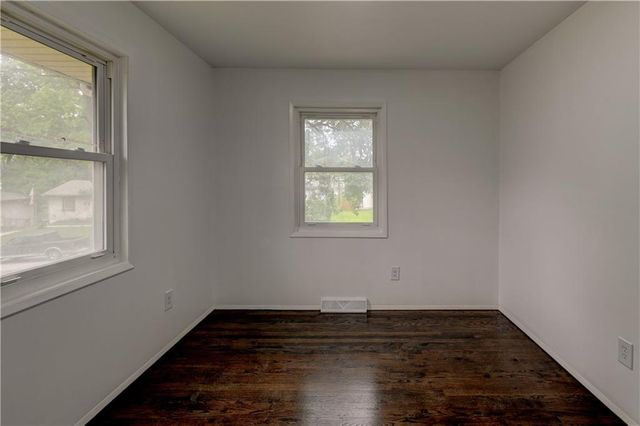 5733 N Drury Avenue, Kansas City, MO 64119