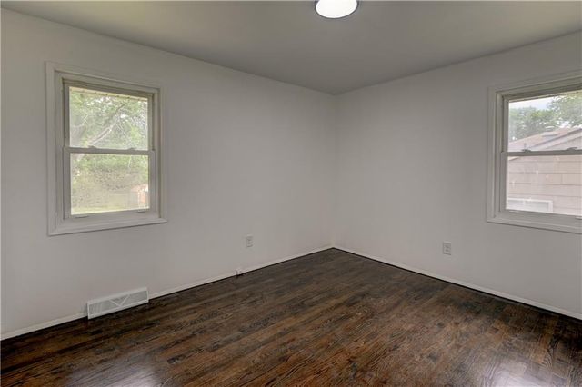5733 N Drury Avenue, Kansas City, MO 64119