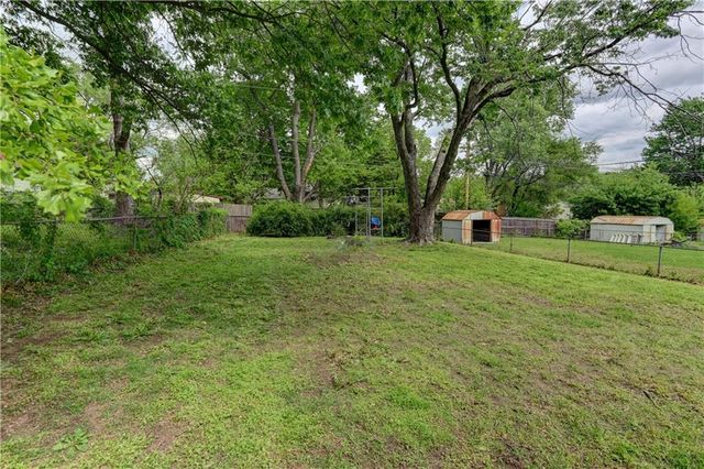 5733 N Drury Avenue, Kansas City, MO 64119