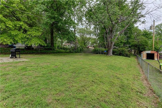 5733 N Drury Avenue, Kansas City, MO 64119